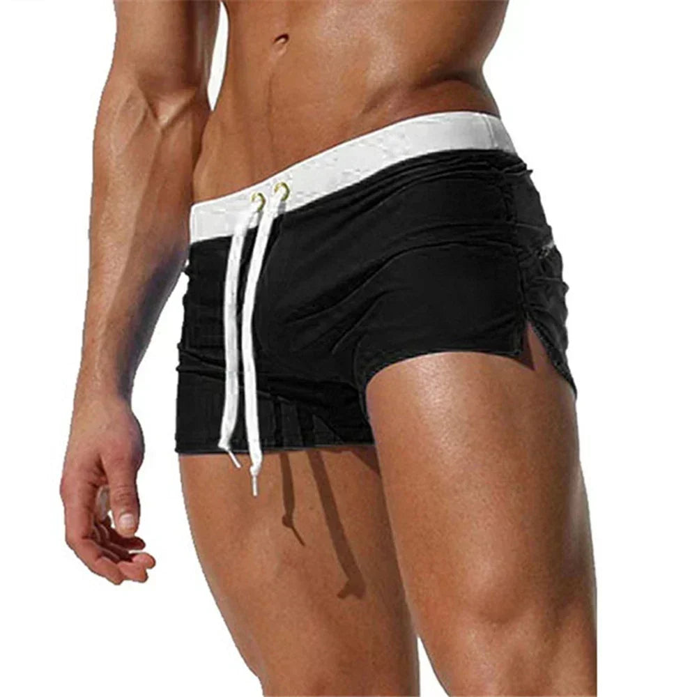 Veelzijdige heren zwembroek, perfect voor zomerse dagen op het strand of bij het zwembad. Sneldrogend en comfortabel.