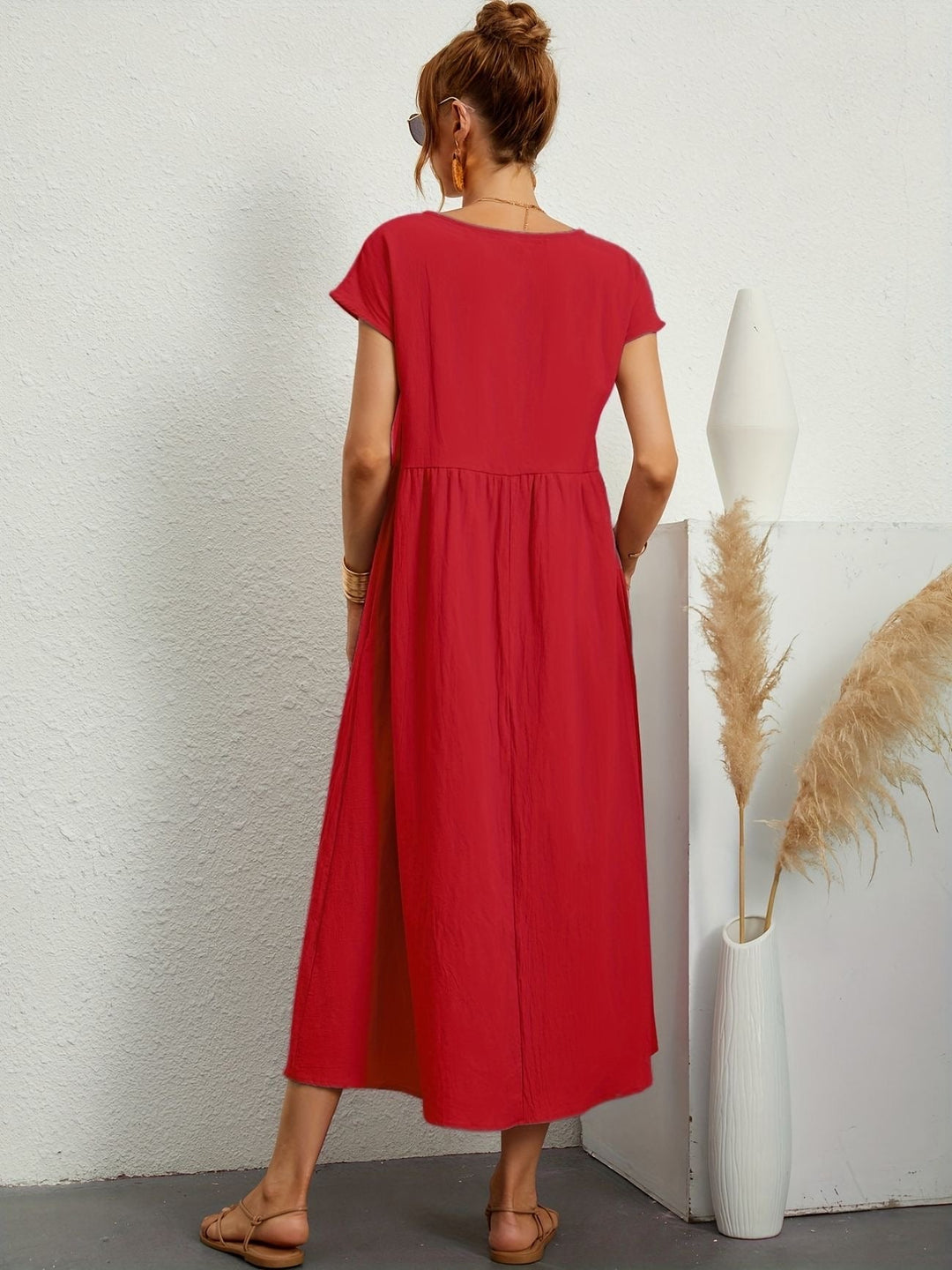 Stijlvolle casual midijurk voor vrouwen met korte mouwen en comfortabele pasvorm
