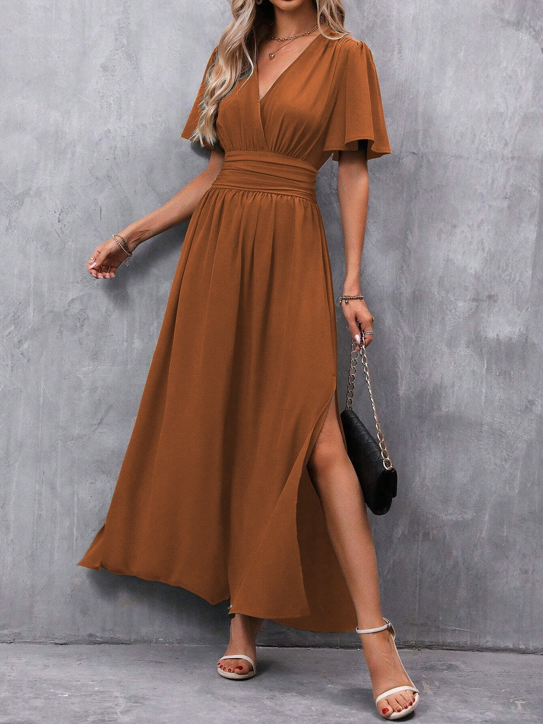 Elegante bruine zomerse maxi-jurk voor dames met hoge taille