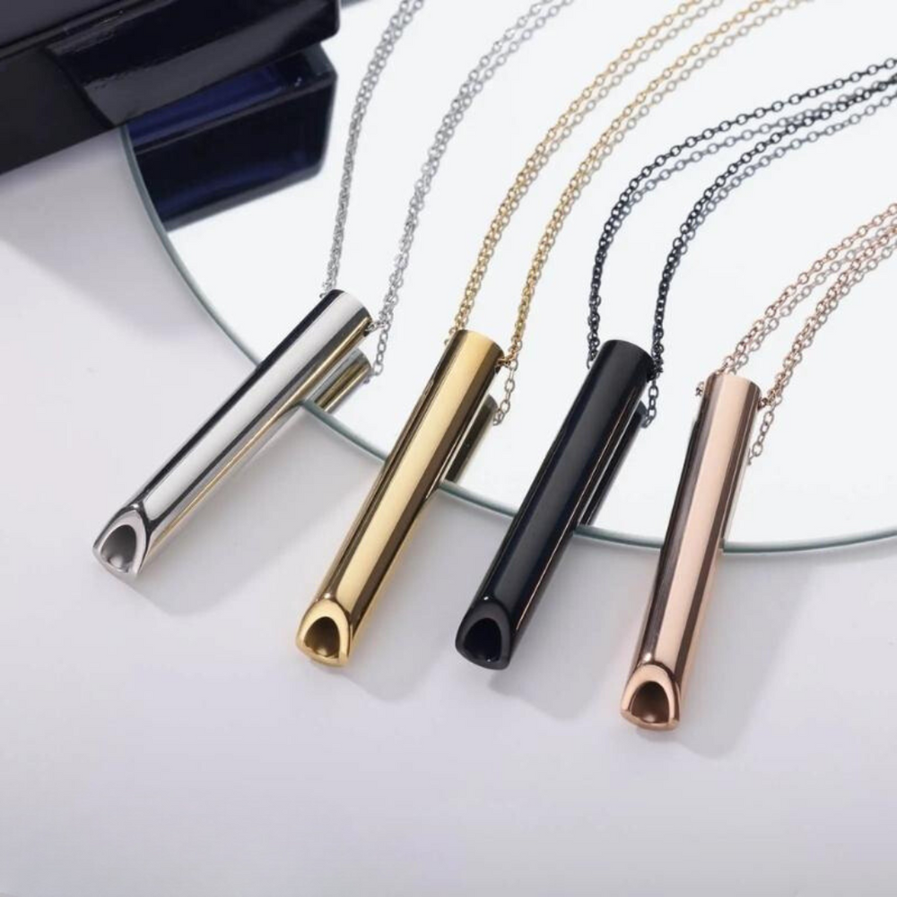 Vier kleurvarianten van de rookvrije ademketting
