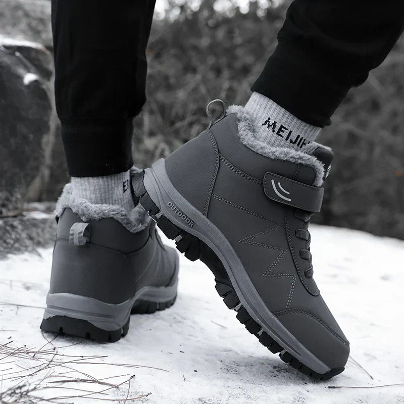 Warme heren winter wandelschoenen, waterdicht en antislip. Essentieel voor comfort en grip in de sneeuw.