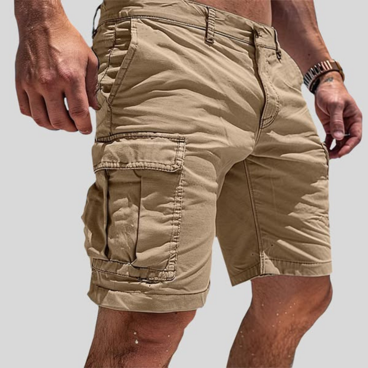 Zwarte heren cargo short met zakken, perfect voor dagelijks gebruik en een praktische zomerbroek.