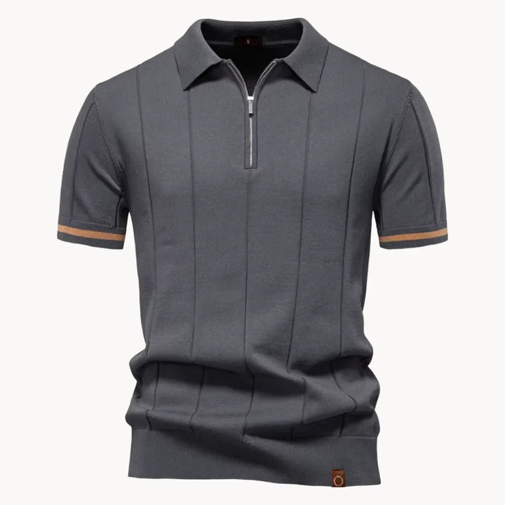 Heren polo met open ritskraag, creëert een relaxte en comfortabele look. Ideaal voor vrije tijd.