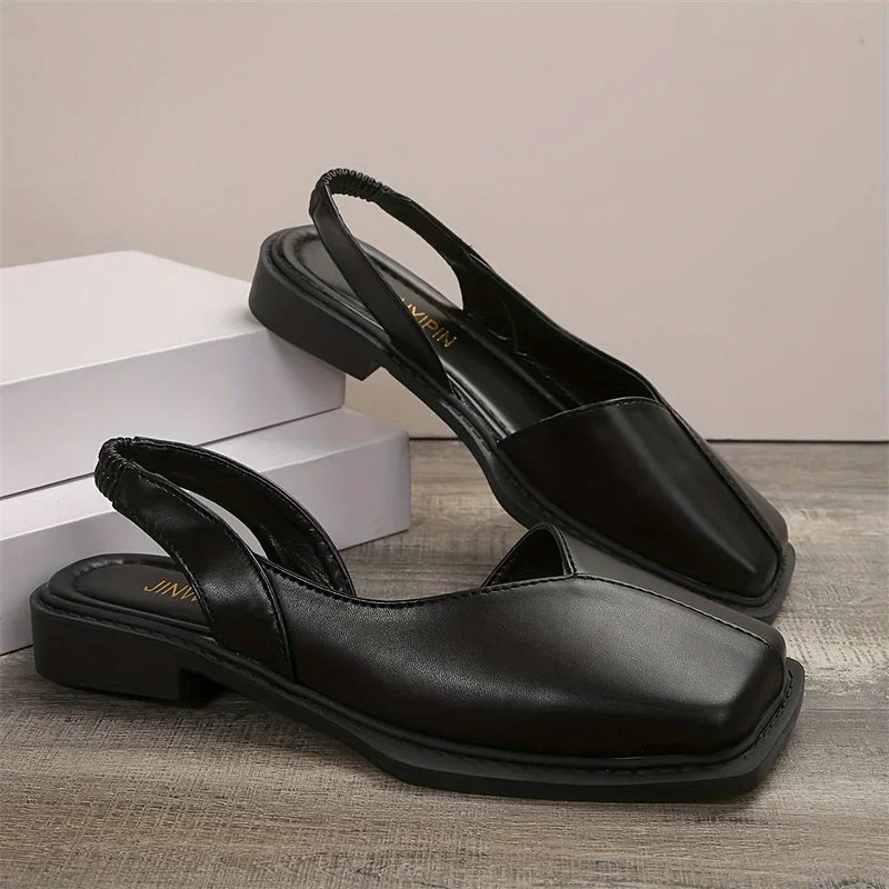 Gladde dames flats met vierkante neus en slingback, comfortabel en modieus voor de zomer.