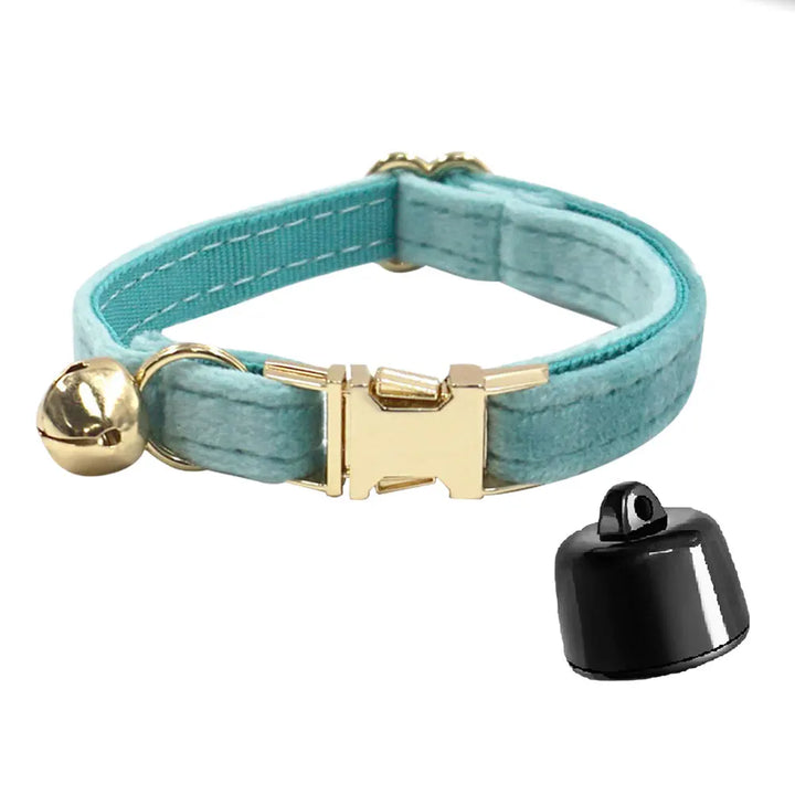 Een overzicht van alle meegeleverde onderdelen van de Huisdier Tracker Mini, klaar voor gebruik.