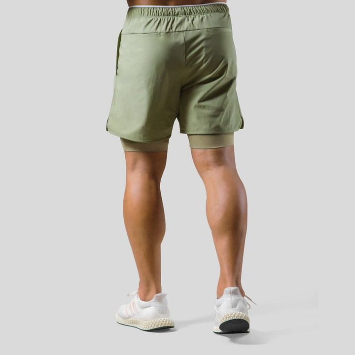 Heren 2-in-1 sportbroek met handige zakken, ideaal voor het opbergen van kleine items tijdens sport.