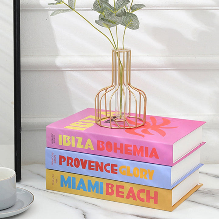 Luxe design decoratieboeken van dichtbij gefotografeerd