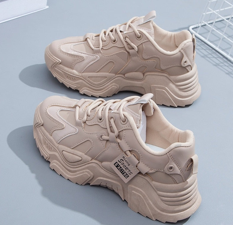 Duurzame en comfortabele witte damesschoenen met sportief chunky design