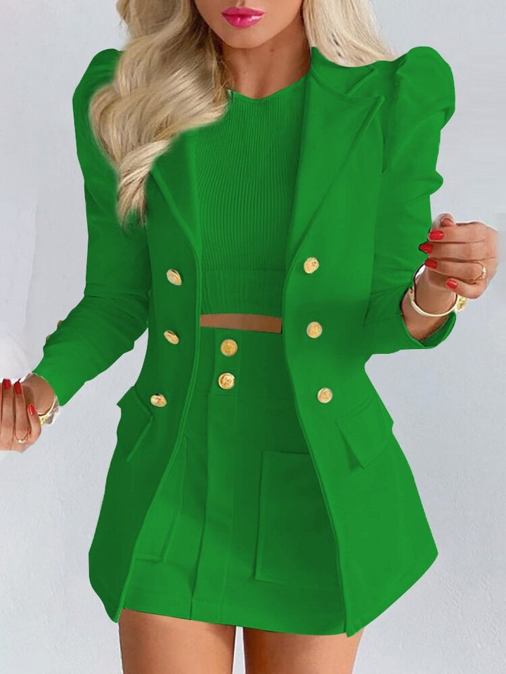 Stijlvolle dames mode: blazer en rok set met bloemenmotief