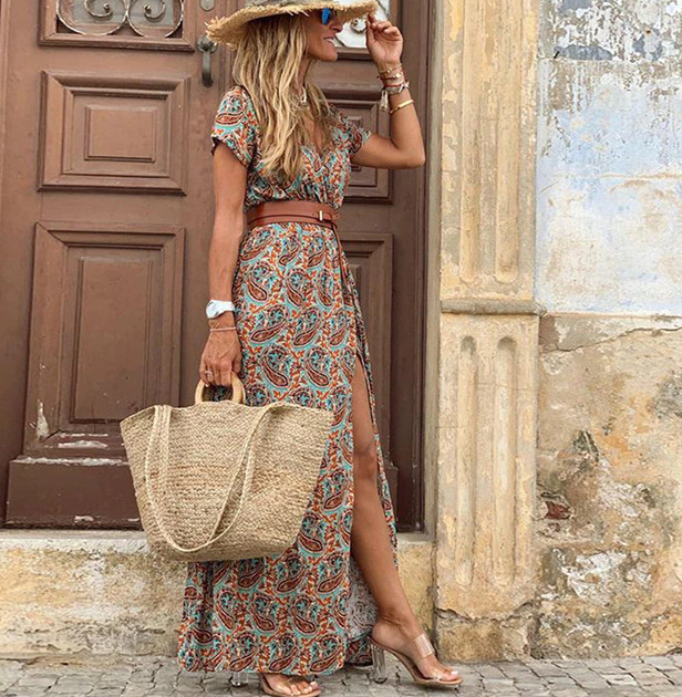 Bohemian zomerjurk voor dames, V-hals, korte mouwen. Comfortabele en stijlvolle maxi jurk, ideaal voor strand of casual.