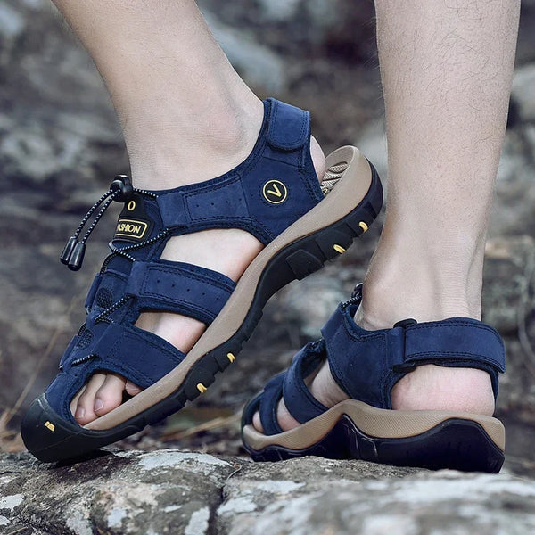 Stijlvolle en robuuste wandelsandalen voor heren klaar voor avontuurlijke reizen en dagelijks gebruik.