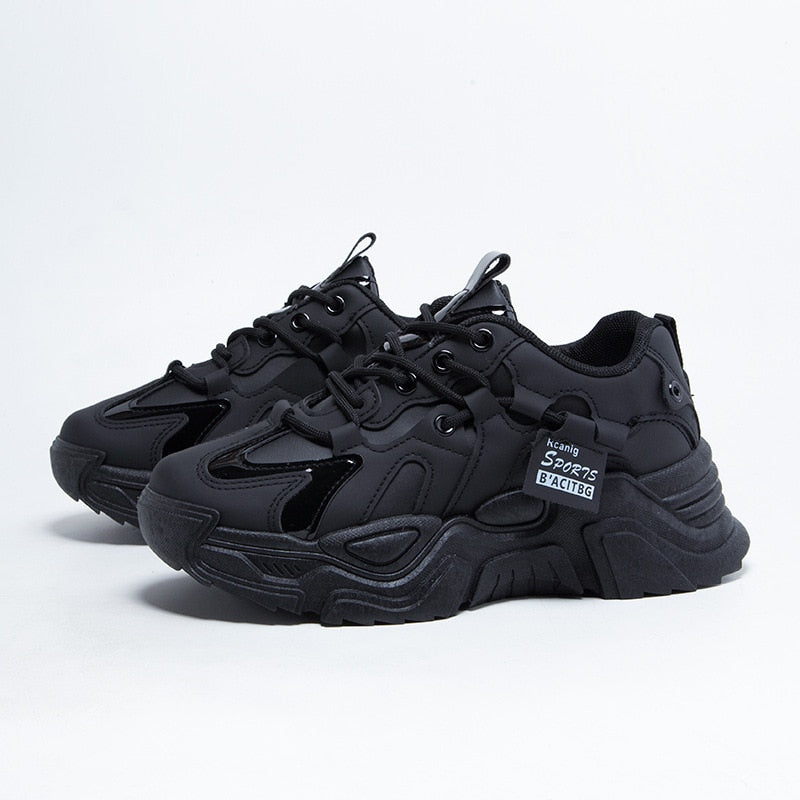 Comfortabele damesschoenen in trendy dad sneaker stijl met dikke zool zijaanzicht