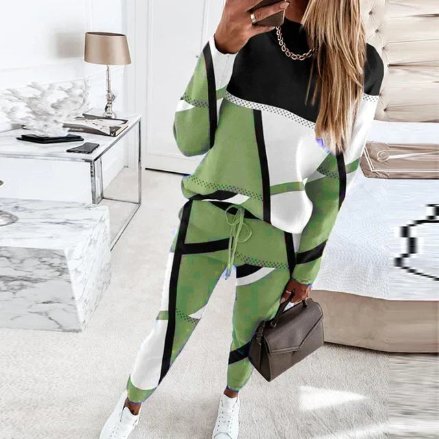 Stijlvolle herfstmode dames set: polyester trui met lange mouwen en bijpassende comfortabele broek.
