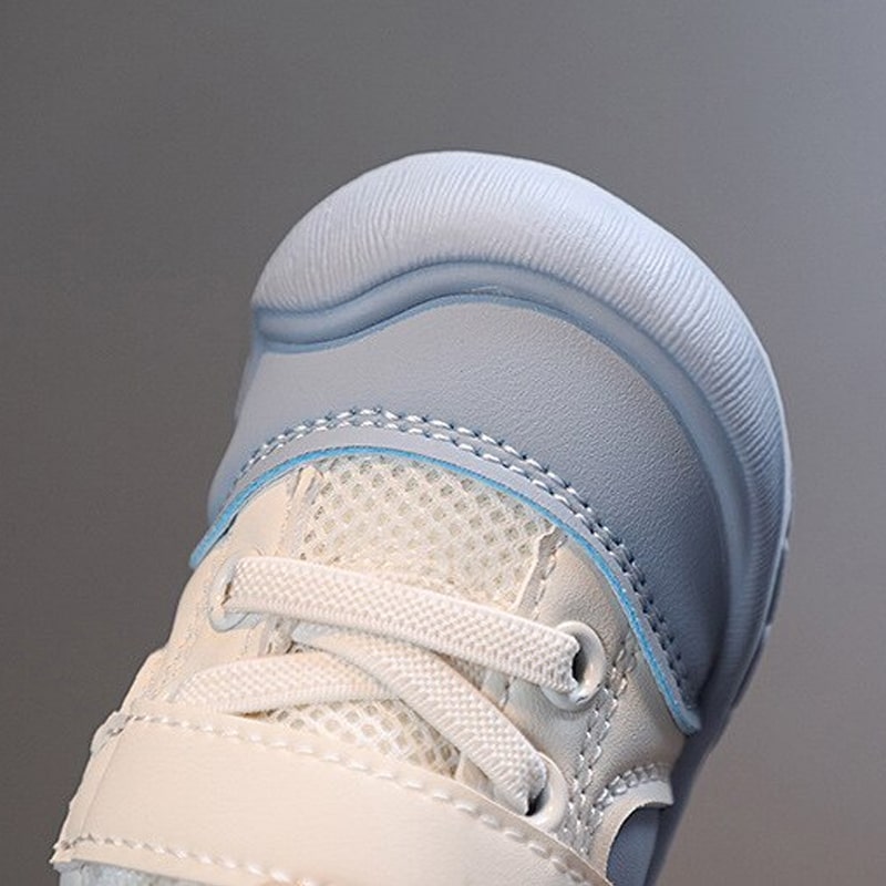 Comfortabele babyschoenen (blauw) voor binnen & buiten, flexibel barefoot design voor baby's eerste stapjes.