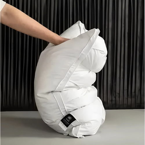 Zacht en comfortabel Aurora Wonen ganzendons slaapkussen, biedt luxe ondersteuning voor een rustgevende nacht.
