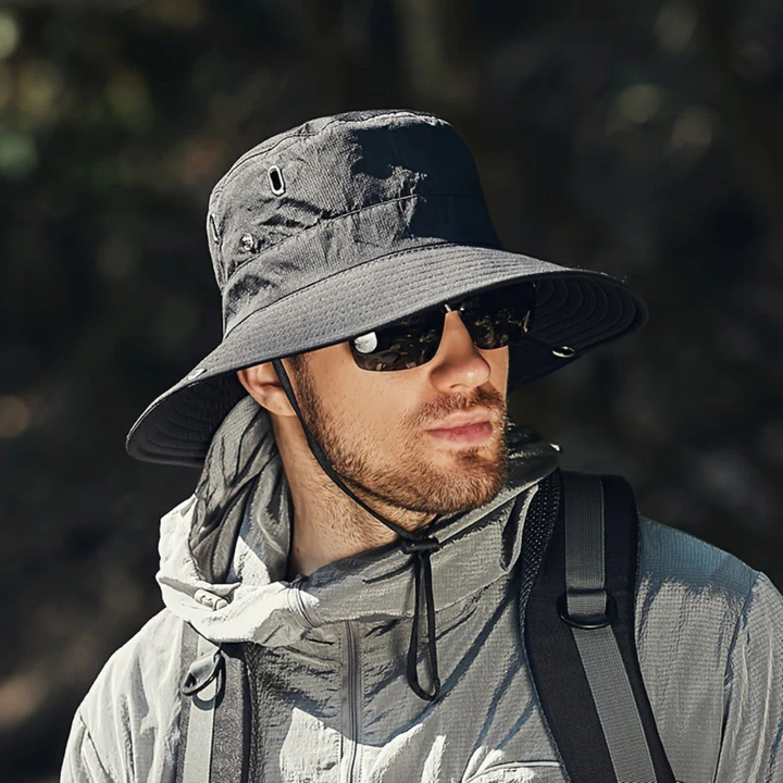 Unisex zonnehoed met brede rand voor optimale UV-bescherming. Ideaal voor outdoor avonturen en stranddagen.