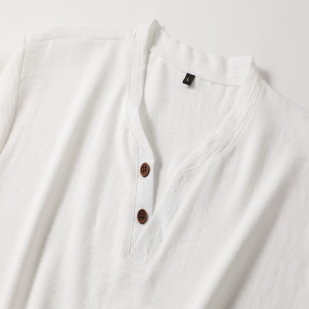 Modern heren slim fit shirt met V-hals en korte mouwen, perfect als casual zomer shirt of voor gelaagde looks.