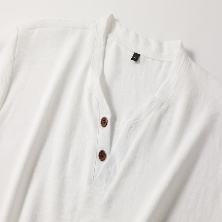 Modern heren slim fit shirt met V-hals en korte mouwen, perfect als casual zomer shirt of voor gelaagde looks.