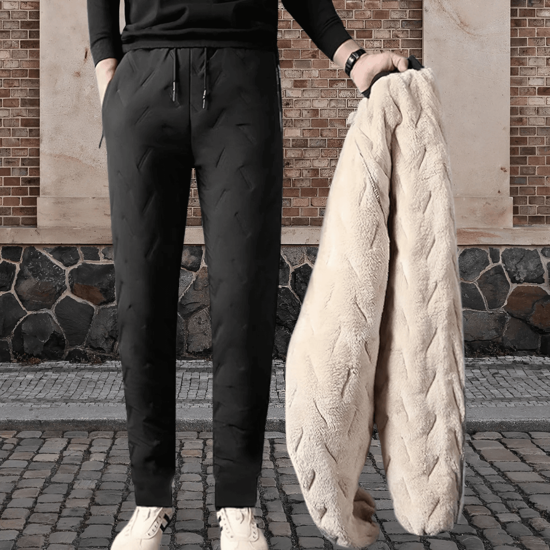 Close-up van de warme fleece binnenvoering en thermobroek