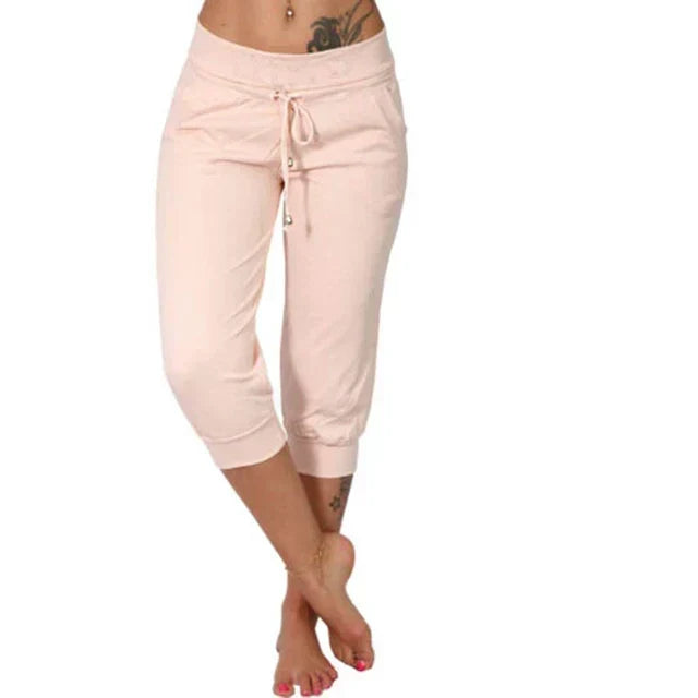 Flexibele sportbroek en capribroek voor dames, geschikt om in te ontspannen