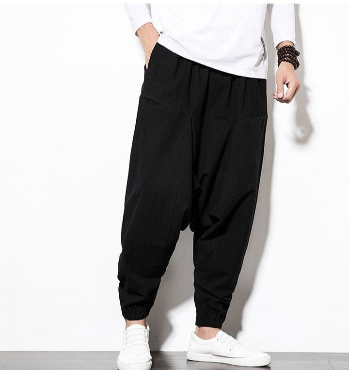 Heren baggy joggingbroek, streetwear look, comfortabel voor ontspanning en stijl.
