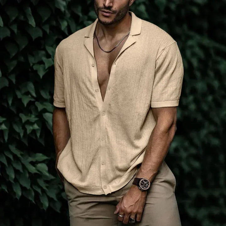 Lichtgewicht en ademend heren zomerhemd, ideaal voor warme dagen. Perfect voor comfort en stijlvolle herenmode.