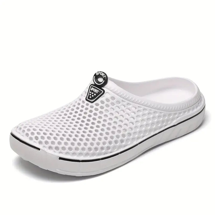 "Ademende herenclogs in sportieve stijl, lichtgewicht en flexibel, ideaal voor actieve dagen en vrije tijd."