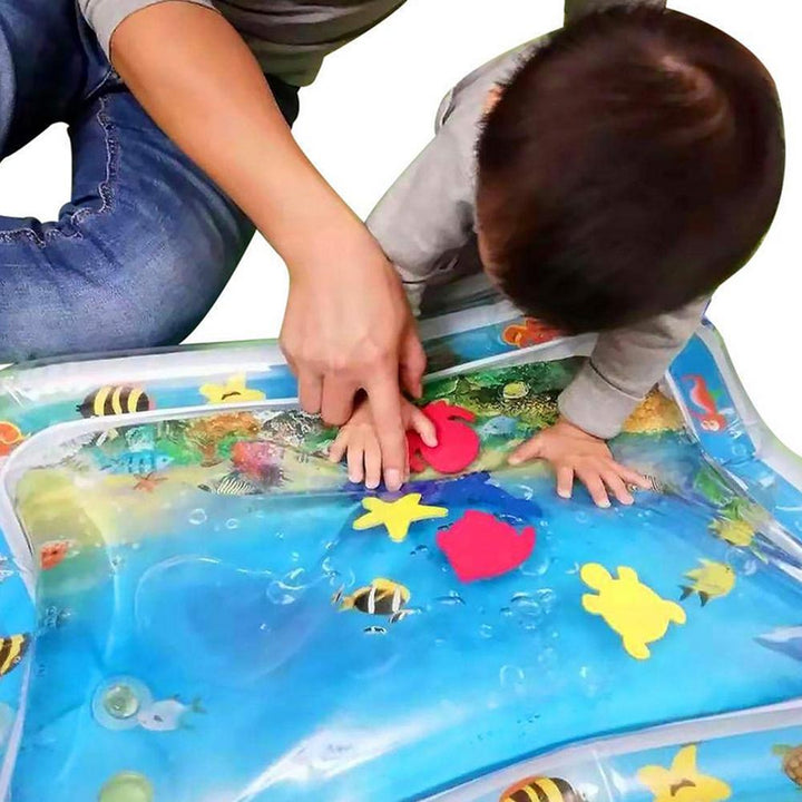 "AquaFun Speelmat met kleurrijke zeediertjes, opblaasbaar en veilig PVC, stimuleert motorische vaardigheden en spierontwikkel