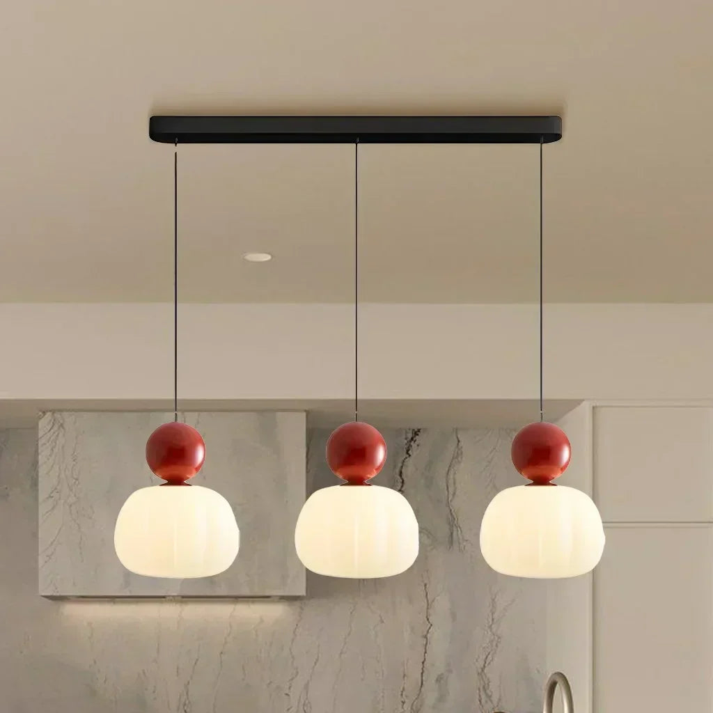 "Art Deco hanglamp CrèmeLuma, crèmekleurig ontwerp met elegante vormen, perfect voor stijlvol interieur, plafondlamp."