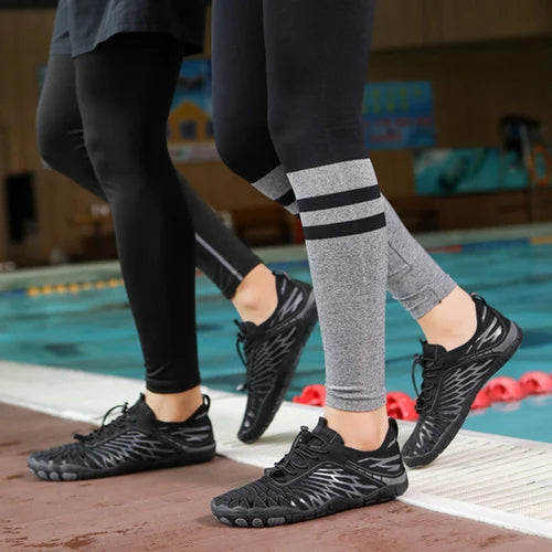 "Barefoot schoenen Allrounder met flexibele pasvorm en natuurlijke loopsensatie, beige bovenkant en minimalistische zolen."