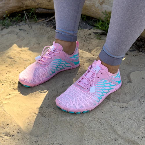 "Barefoot schoenen Allrounder met flexibele pasvorm en natuurlijke loopsensatie, beige bovenkant en minimalistische zolen."
