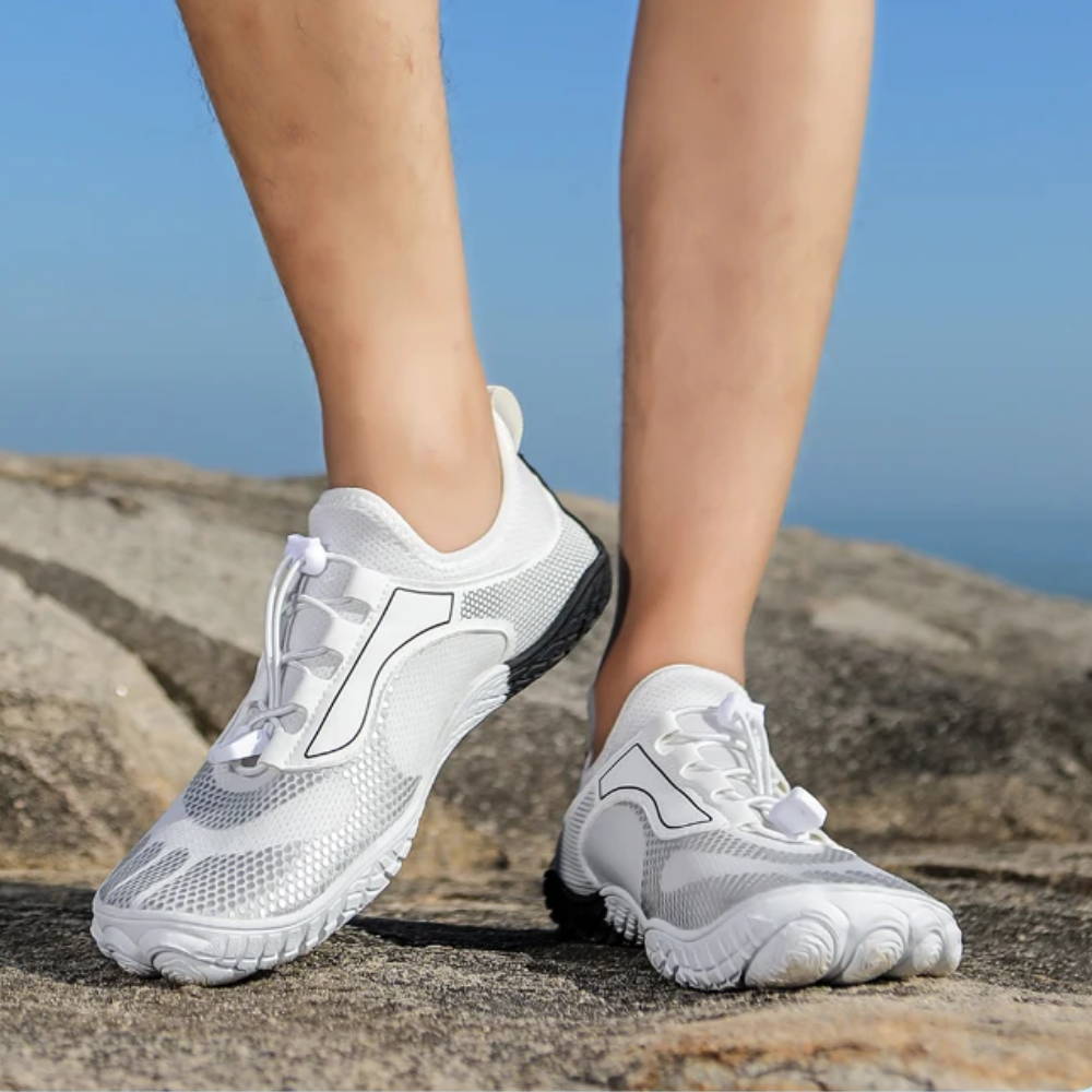 Unisex ademende waterschoenen voor zomerse strand- & watersportavonturen, comfortabel en snel droog.