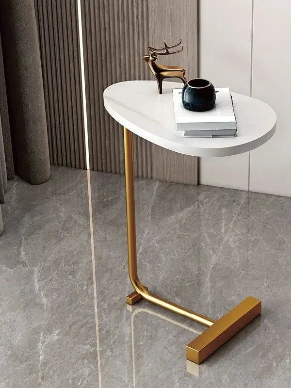 Bijzettafel, modern ontwerp, compact formaat, veelzijdig voor kleine ruimtes, ideaal naast bank of als nachtkastje.