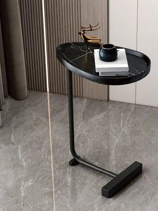Bijzettafel, modern ontwerp, compact formaat, veelzijdig voor kleine ruimtes, ideaal naast bank of als nachtkastje.