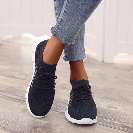 Comfortabele orthopedische dames sneakers bieden pijnverlichting en loopcomfort; gezondheidsschoenen voor actieve vrouwen.