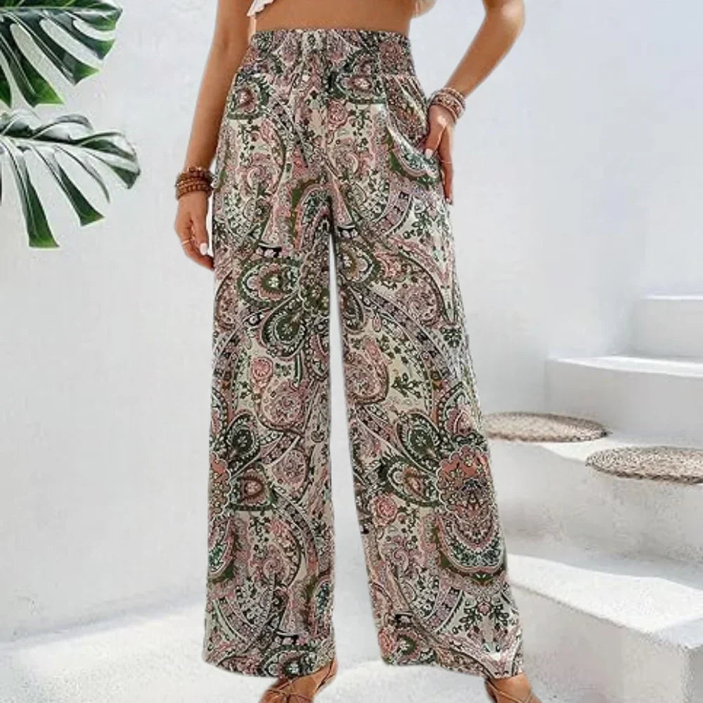 Bohemian wijde broek met paisley print, luchtige stof, comfortabele pasvorm, ideale damesbroek voor elke dag.