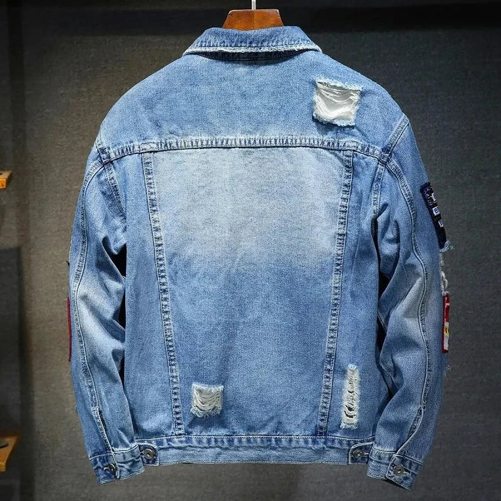 Zwarte spijkerjas voor heren met stoere streetwear opdrukken en knopen