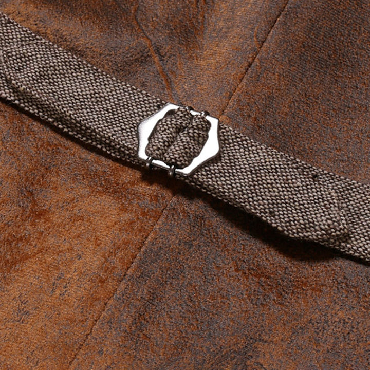 Bruine lederen heren gilet, tijdloos en stijlvol, voor elke gelegenheid, beschikbaar in bruin, zwart en grijs.