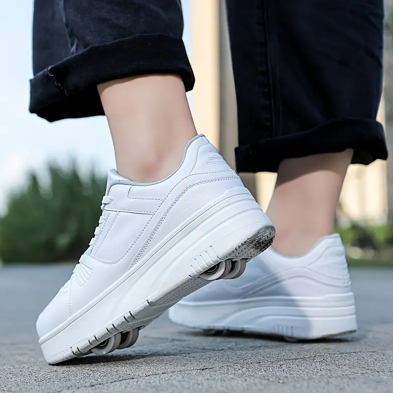 "Casual rollersportschoenen Donny met afneembare wieltjes, kleurrijk en flexibel ontwerp, ideaal voor kinderen."