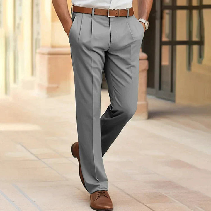 "Casual zwarte businessbroek voor heren, ademend en comfortabel, perfect voor lente en zowel zakelijke als informele gelegenh