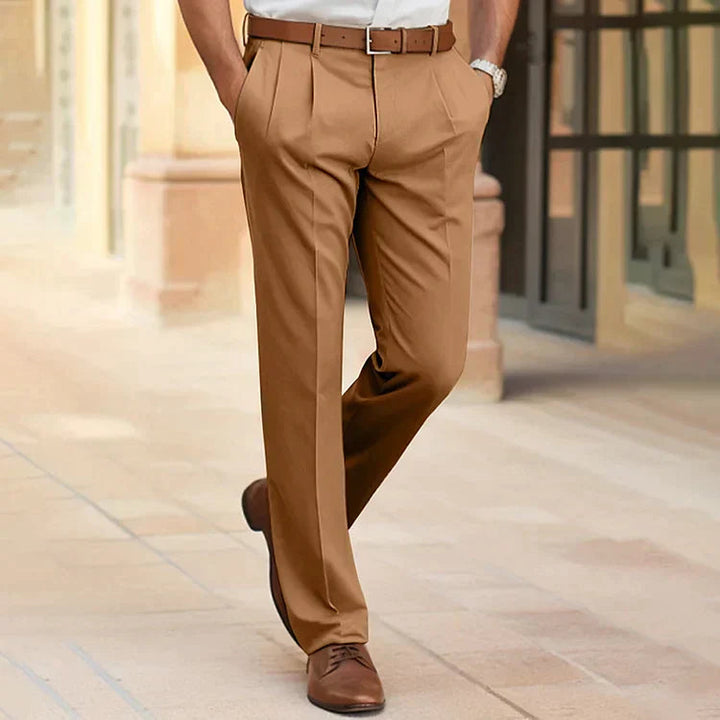"Casual zwarte businessbroek voor heren, ademend en comfortabel, perfect voor lente en zowel zakelijke als informele gelegenh