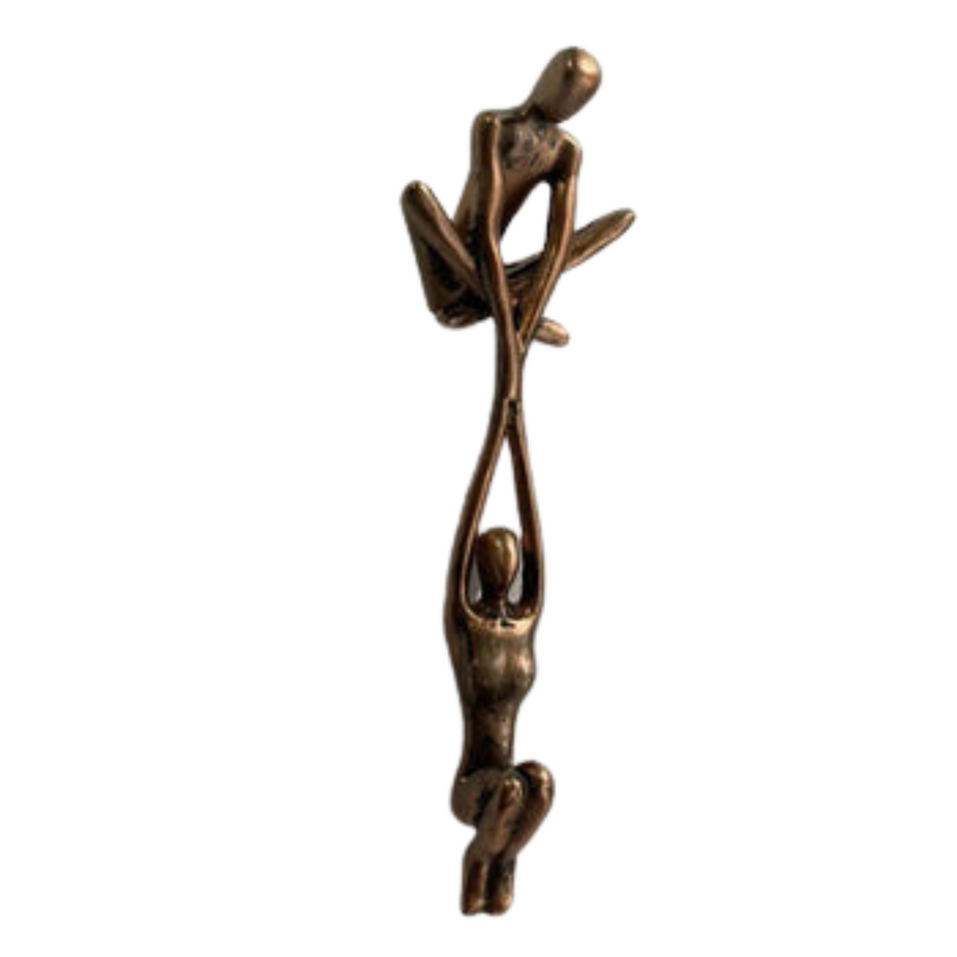 Abstract zwart liefdes sculptuur, modern kunstwerk dat warmte toevoegt aan elk interieur.