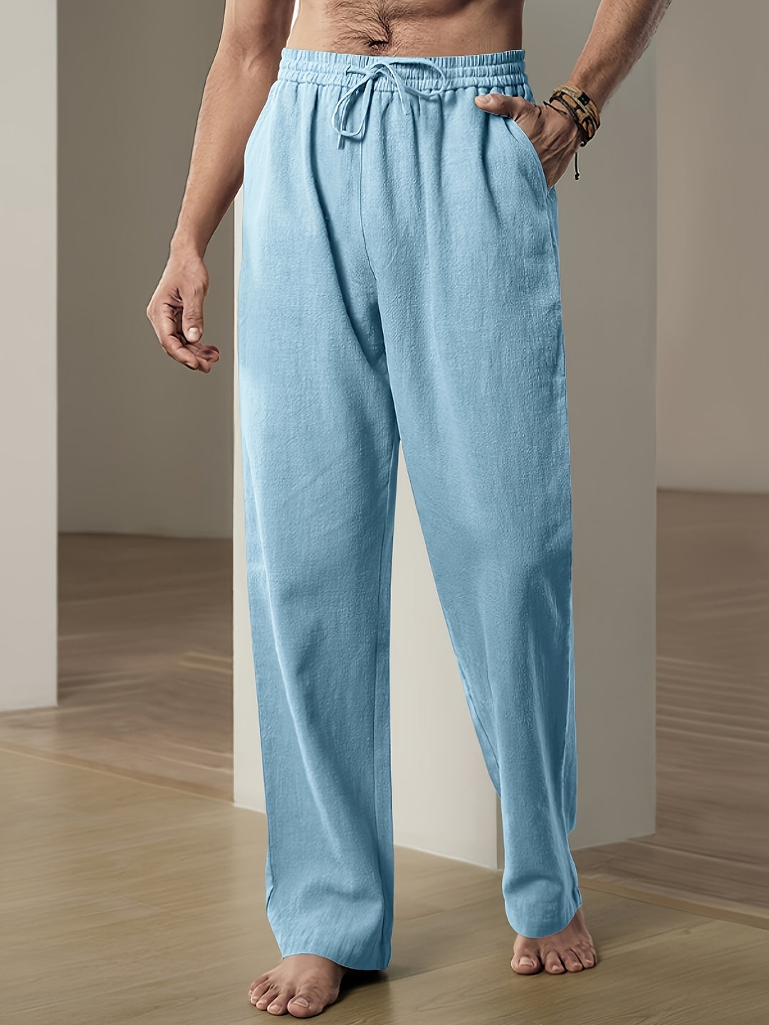 Ademende casual herenbroek met losse pasvorm, comfortabel voor zomerse dagen en dagelijks gebruik.