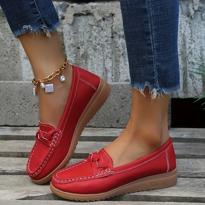 Zwarte dames loafers, comfortabele instappers met antislipzool. Stijlvol en veelzijdig voor elke dag.