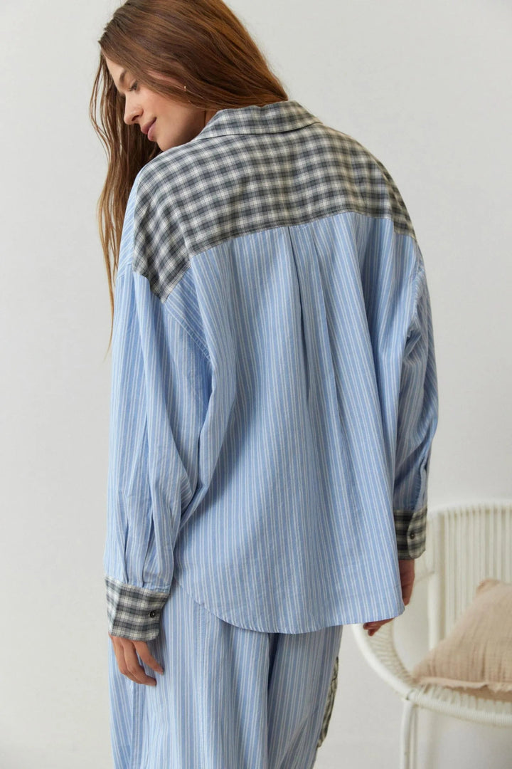 Modieuze geruite dames loungewear set, perfect als huispak voor ontspannen momenten thuis.