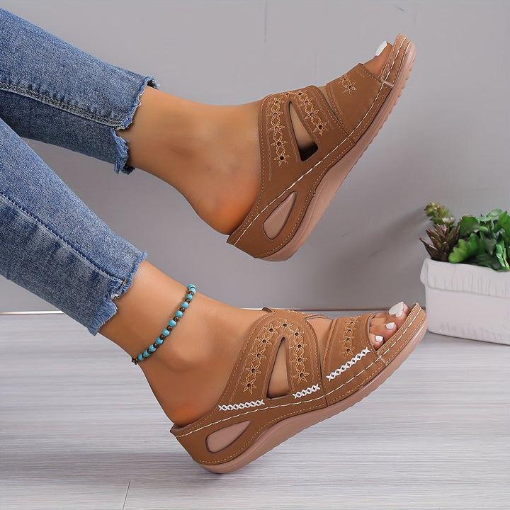 "Comfortabele Farida orthopedische sandalen bieden ondersteuning met gelzolen en stijl in blauw, lichtbruin, roze, zwart."