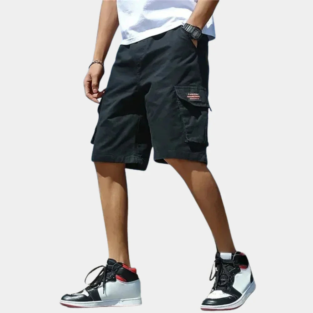 Praktische heren cargo shorts, ideaal voor outdoor activiteiten of als casual zomerbroek met veel opbergruimte.