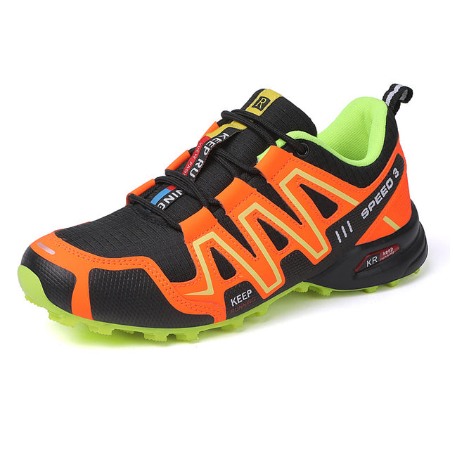Comfortabele trekking schoen voor heren met robuust design, grijs-zwart gekleurd, geschikt voor outdoor avonturen.