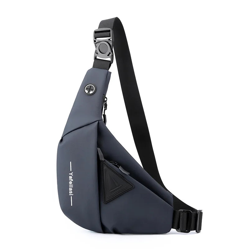 "Compacte heren crossbody tas, lichtgewicht en stijlvol, met verstelbare schouderband voor dagelijks handsfree gemak."