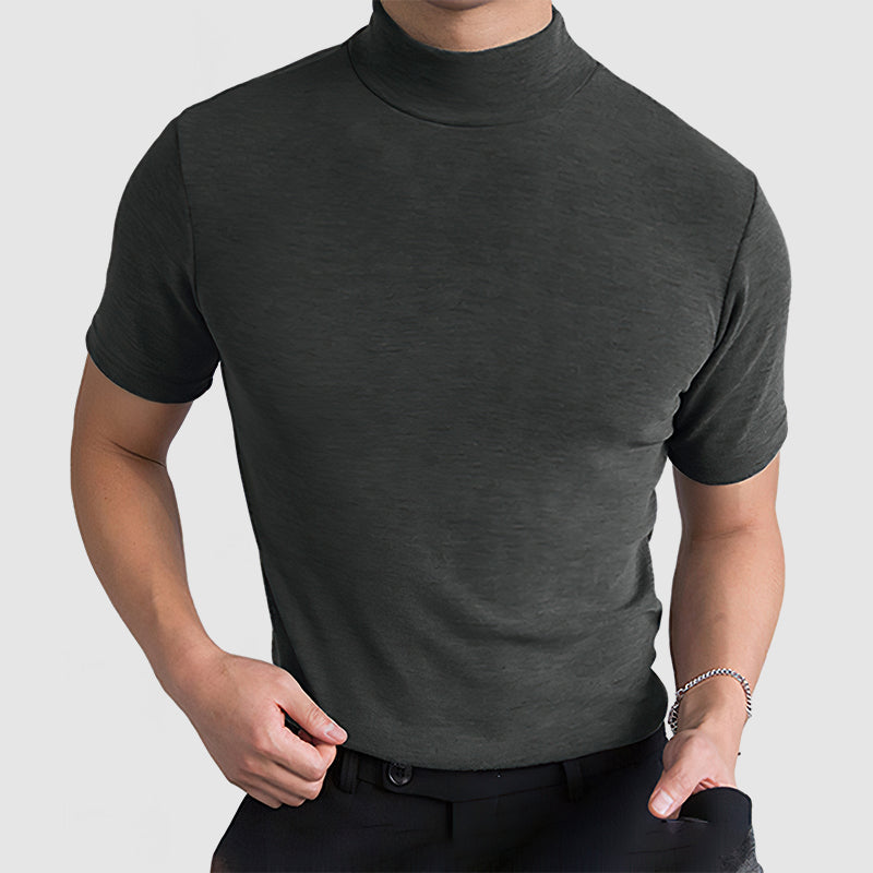 Luxe heren stretch T-shirt met stand-kraag, combineert comfort en stijl. Essentieel voor een smart casual heren garderobe.